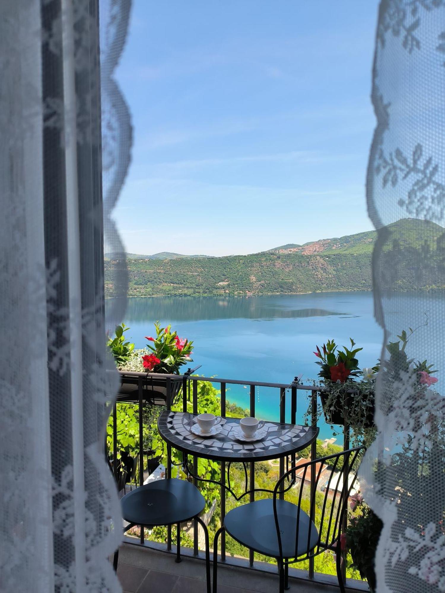 B&B Carpe Diem Vista Lago Кастель-Гандольфо Екстер'єр фото