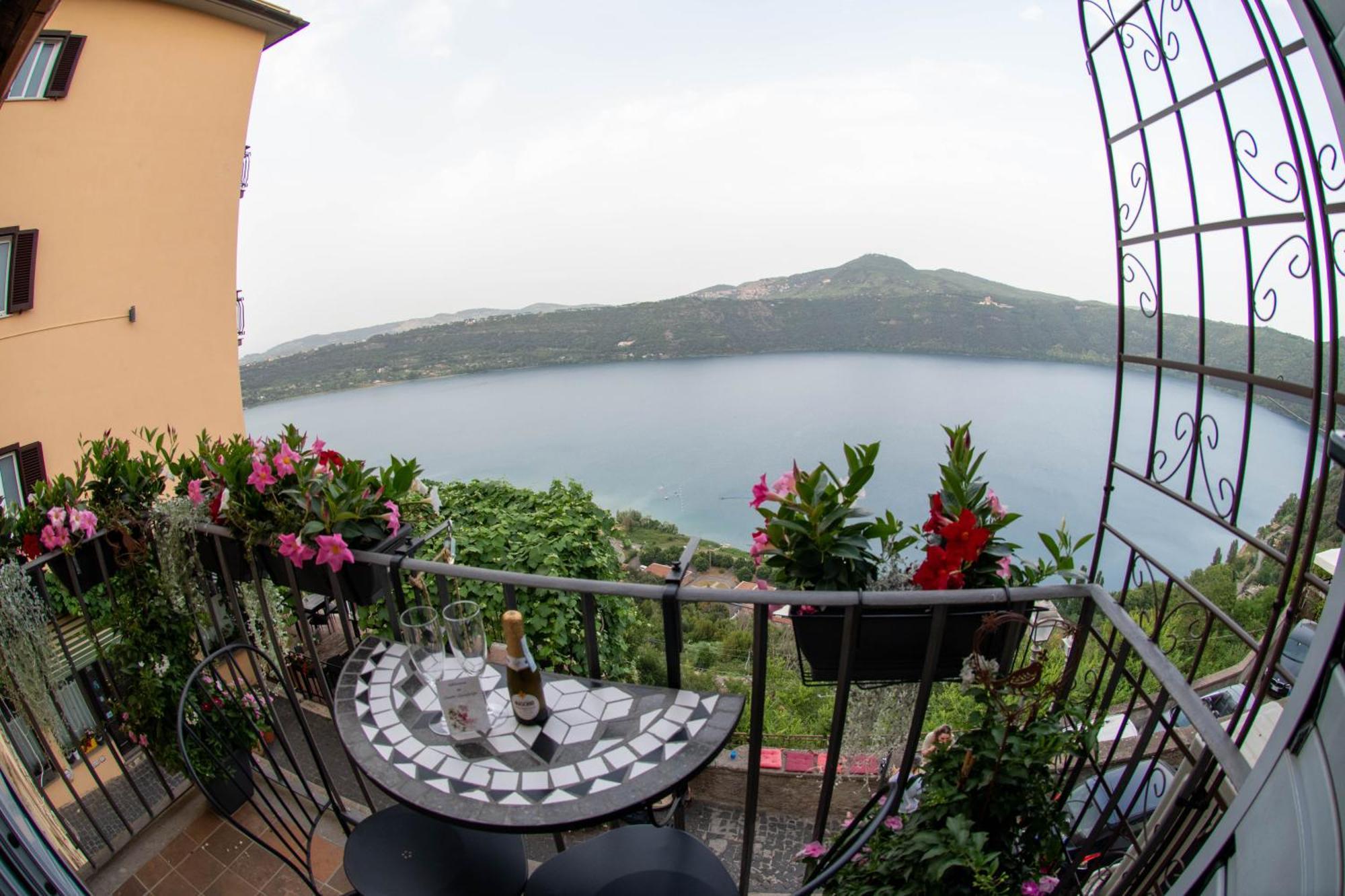 B&B Carpe Diem Vista Lago Кастель-Гандольфо Екстер'єр фото